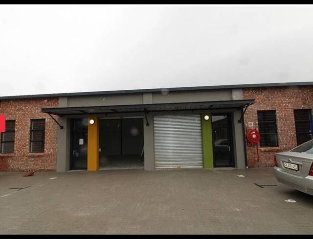 104M² WAREHOUSE TO LET IN OTTERY